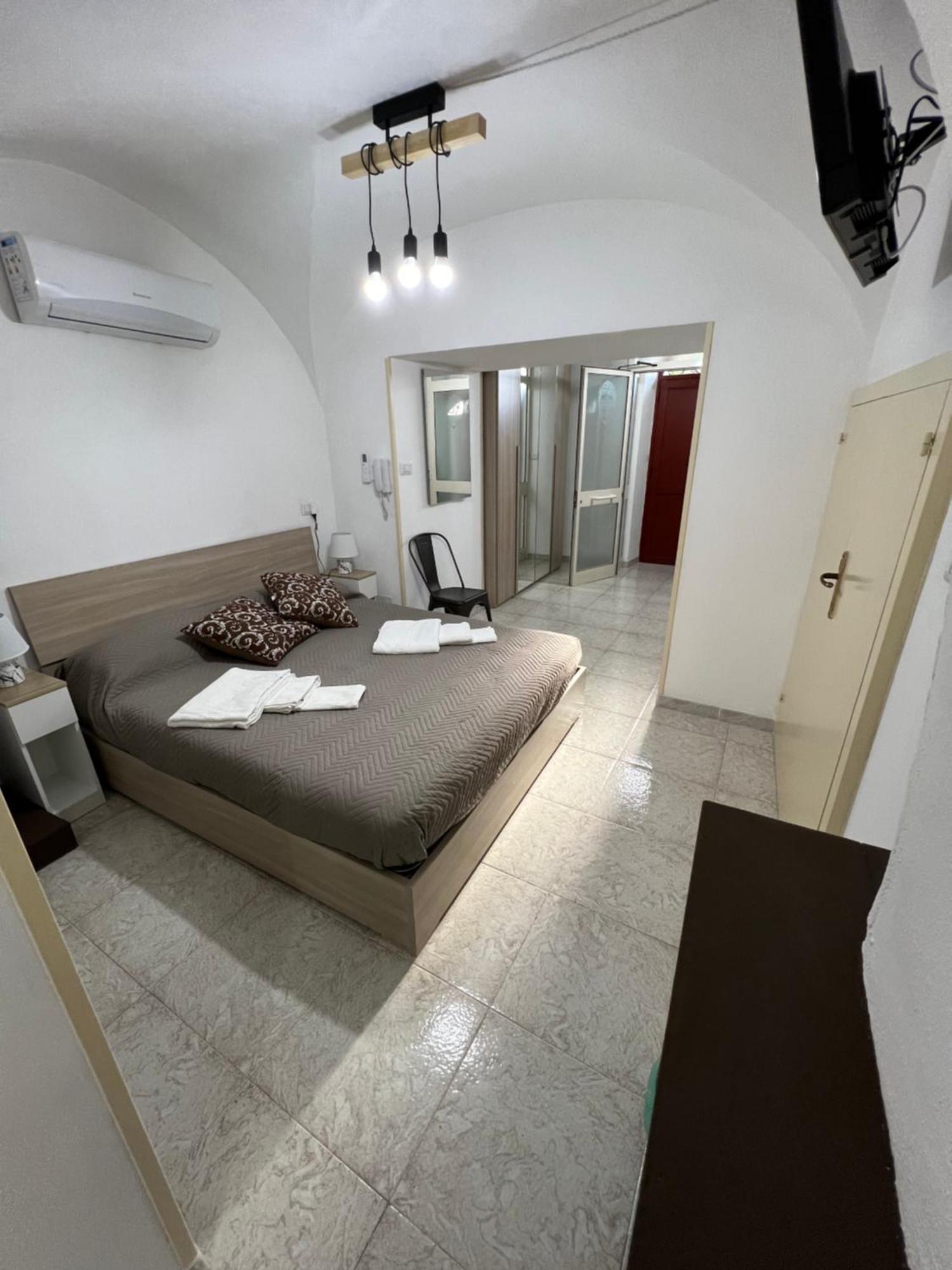 Station Rooms37 Sassari Buitenkant foto
