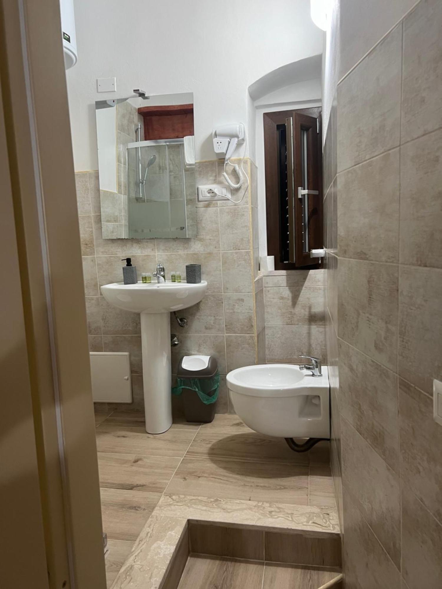 Station Rooms37 Sassari Buitenkant foto