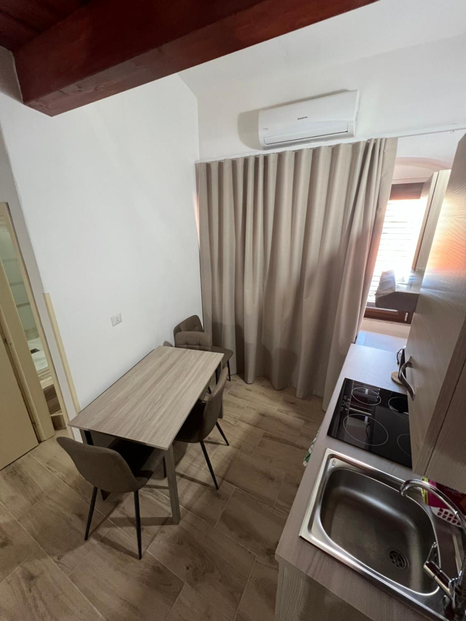 Station Rooms37 Sassari Buitenkant foto